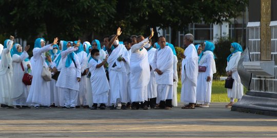 389 Jemaah Haji Kloter Pertama Embarkasi Jakarta Mulai Masuk Asrama