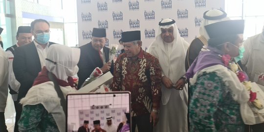Wajah Semringah Jemaah Haji Indonesia Tiba di Madinah