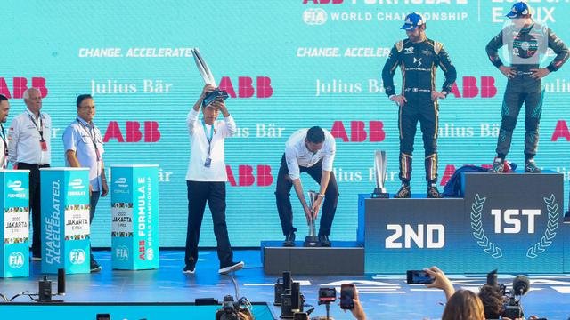 ini sosok mitch evans pembalap muda pemenang formula e jakarta