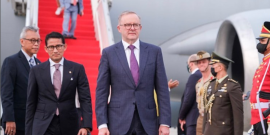 Mewakili Presiden, Sandiaga Sambut Kedatangan PM Australia Anthony Albanese