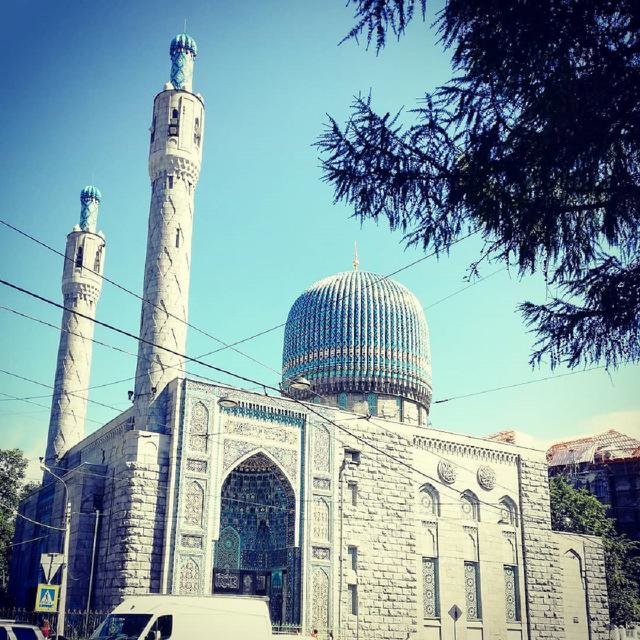 masjid di rusia berisi kaligrafi ayat kursi dari jepara