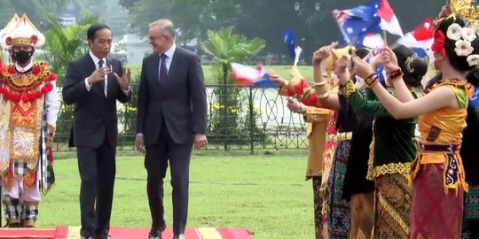 Jokowi Sambut Kedatangan PM Australia Anthony Albanese di Istana Bogor