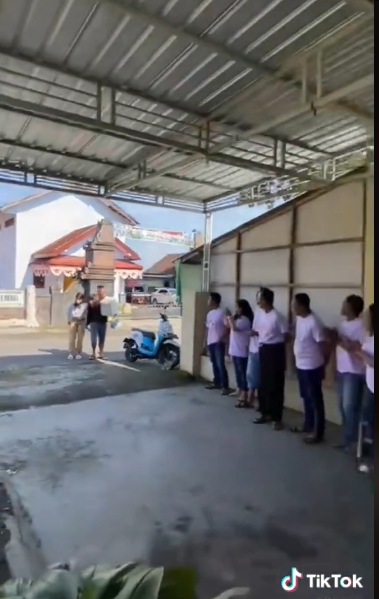 viral pria ini ajak pacar ke rumah pertama kali sambutan keluarga bikin ngakak
