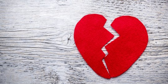 25 Kata-kata Putus Cinta Bahasa Jawa yang Wakili Perasaan