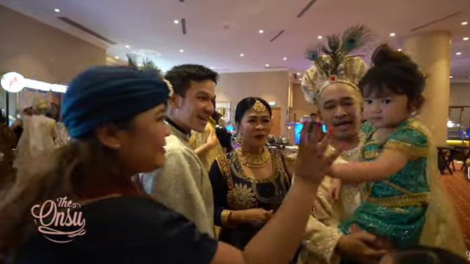 bak princess ini momen ulang tahun tania dan thalia anak ruben onsu