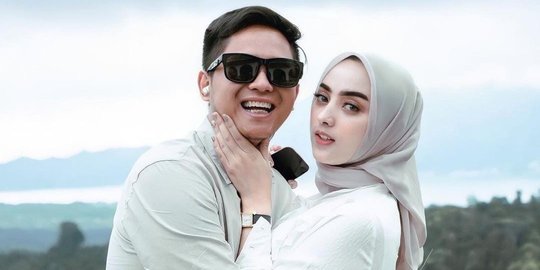 Potret Surat 'Crazy Rich Bandung' Doni Salmanan Untuk Dinan Fajrina yang Ultah ke-24