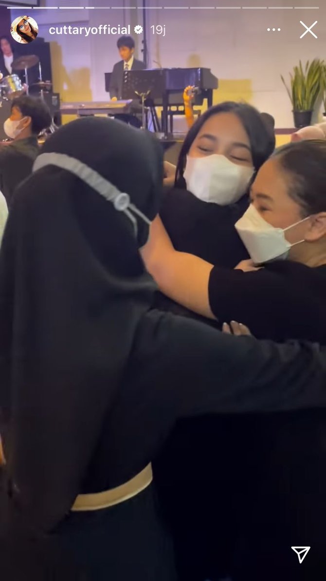 wisuda sydney anak cut tari