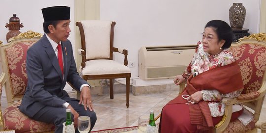 Momen Jokowi dan Megawati Berbincang di Istana