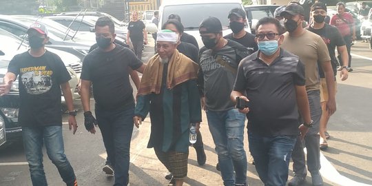 Pimpinan Khilafatul Muslimin Abdul Qodir Baraja Tiba di Polda Metro