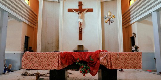 Sisa-Sisa Serangan Berdarah di Gereja Katolik Nigeria yang Tewaskan 22 Orang