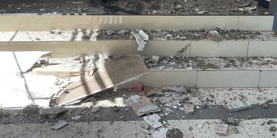 Gempa M 5,8 Mamuju, Atap Gedung Serba Guna Kantor Gubernur Roboh