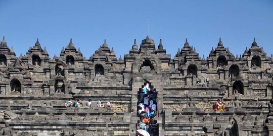masyarakat yang ingin beribadah rev2