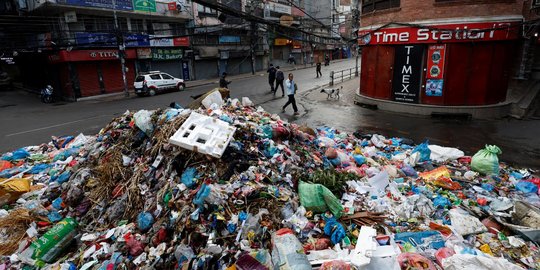 Potret Masalah Sampah Nepal yang Menumpuk di Tengah Kota