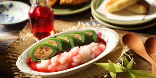 5 Cara Bikin Es Pisang Ijo, Enak dan Menyegarkan