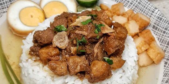 Usir Lapar dalam Sekejap dengan Sedapnya Nasi Bakmoi di Jakarta