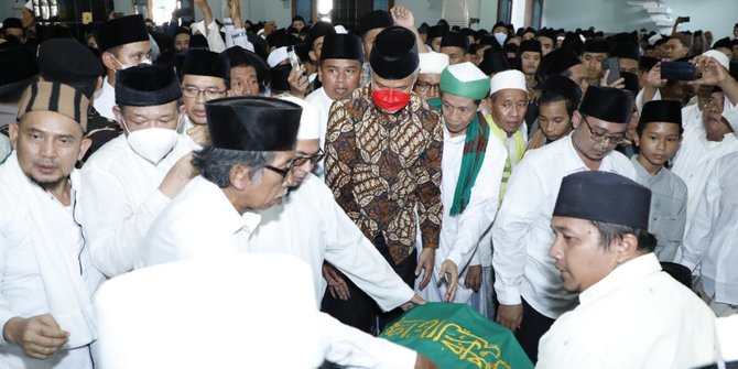 KH Dimyati Rois di Mata Ganjar: Ulama Pengayom, Panutan dan Pemberi Kesejukan