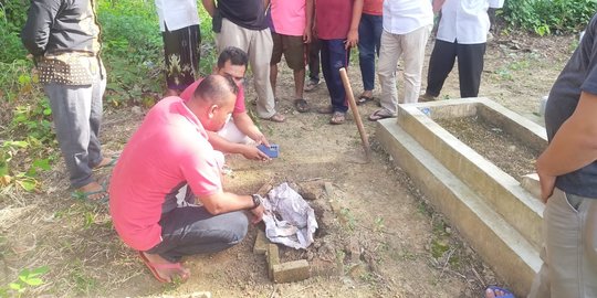 Makam Bayi di Riau Dibongkar Orang Tak Dikenal, Tali Pocong Dicuri