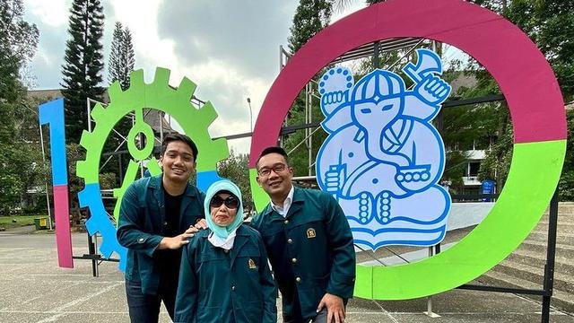 kompak dan akrab ini momen kenangan ridwan kamil dan mendiang emmeril kahn mumtadz