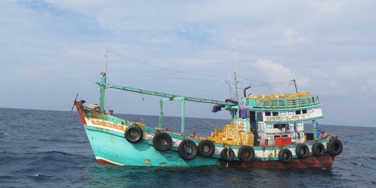 KKP Tangkap 4 Kapal Ilegal di Selat Malaka dan Perairan Ternate
