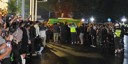 Lantunan Salawat Sambut Kedatangan Emmeril di Gedung Pakuan