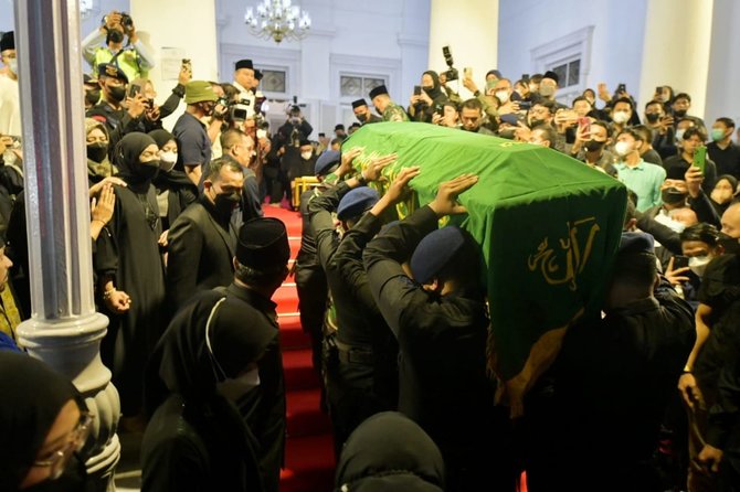 jenazah emmeril kahn mumtadz tiba di gedung pakuan