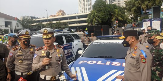 Penjelasan Kakorlantas soal Strip Panah Mobil Polantas Ganti Warna Putih