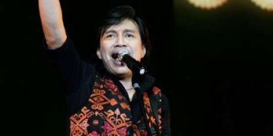 Genap Usia 56 Tahun, Intip Potret Terbaru Katon Bagaskara yang Masih Awet Muda