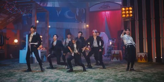 Lirik Lagu Circus - Stray Kids | merdeka.com