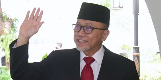 Jabat Mendag, Zulkifli Hasan Janji Minyak Goreng Tersedia & Harga Terjangkau