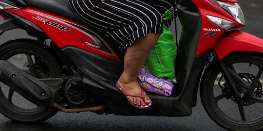 Pengguna Motor Diimbau Tidak Memakai Sandal Jepit Saat Berkendara Pengguna Motor Diimbau Tidak Memakai Sandal Jepit Saat Berkendara