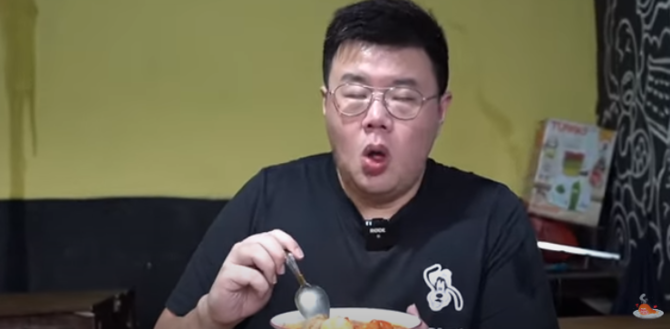 menikmati pentol si cabe di kota hujan
