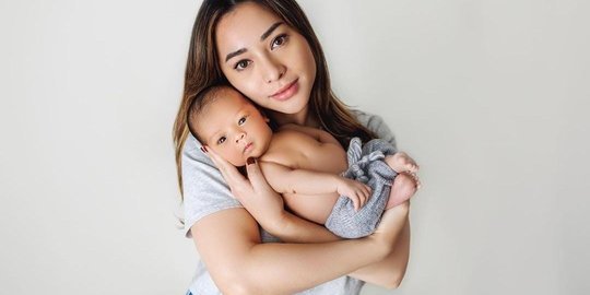 Kini Tinggal di Amerika, Nikita Willy Tetap Gunakan Cara Tradisional Pasca Melahirkan