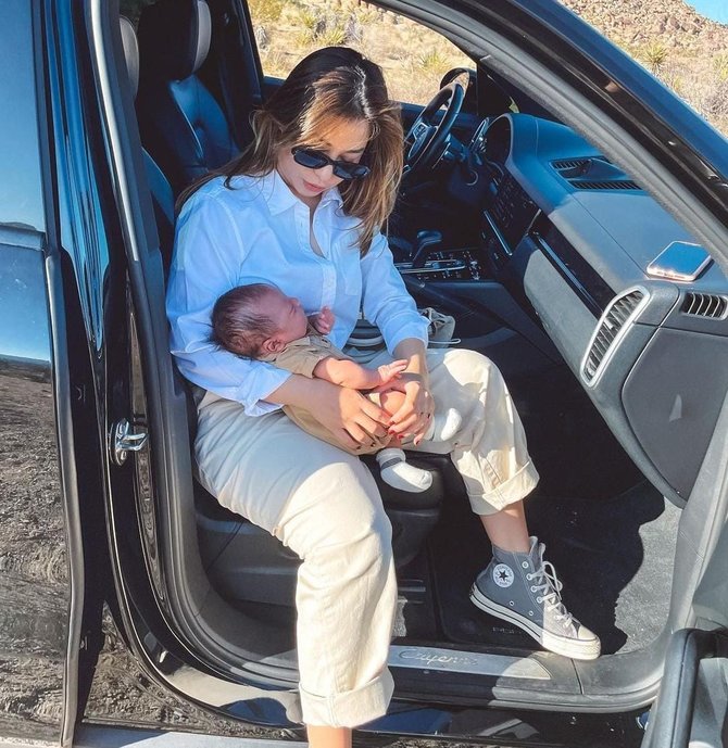 makin gemas dan modis ini potret terbaru baby issa anak nikita willy berusia 2 bulan