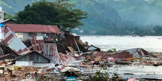 Abrasi Sebabkan Belasan Rumah dan Satu Jembatan di Minahasa Selatan Amblas