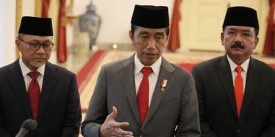 Anggunnya Nanik Istumawati Dampingi Hadi Tjahjanto Usai Dilantik jadi Menteri ATR