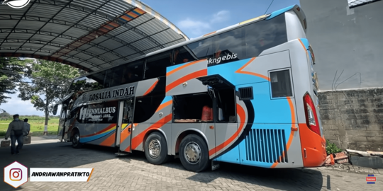 Potret Double Decker First Class, Pelayanan Bak Hotel Bikin Betah Menu Makannya Steak