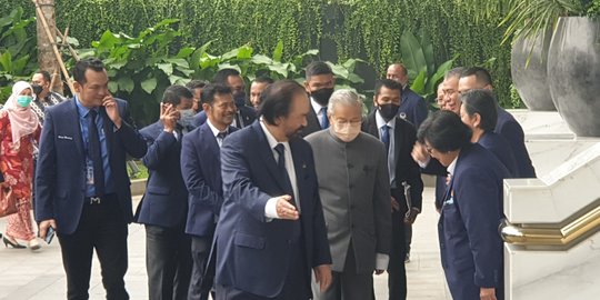 Ketum NasDem Surya Paloh Terima Mantan PM Malaysia Mahathir Mohamad di Kantor DPP