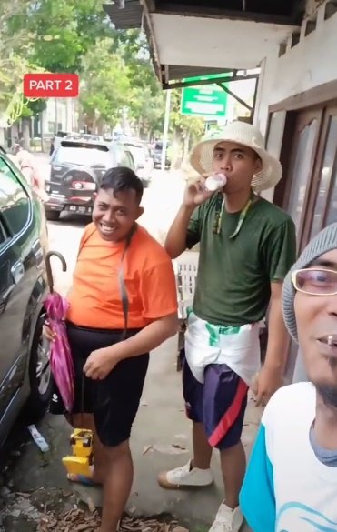 diundang nikahan teman masa kecil