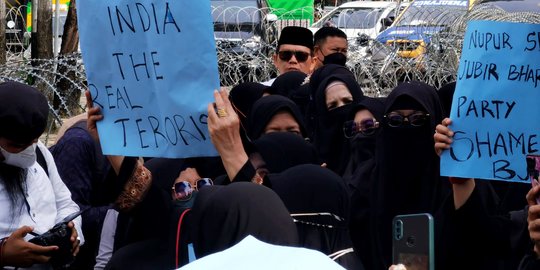 Politisi BJP Hina Nabi Muhammad SAW, Konjen India di Medan Digeruduk Ratusan Pendemo