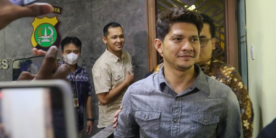 Wajah Santai Iko Uwais seusai Diperiksa Polisi Terkait Pengeroyokan