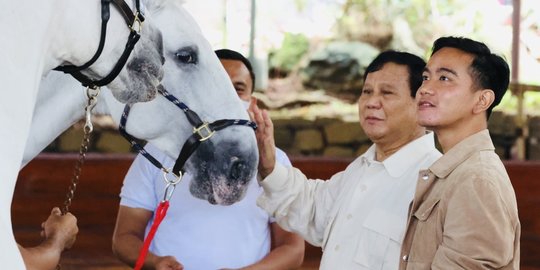 Bertandang ke Hambalang, Gibran Diajari Prabowo Naik Kuda dan Dihadiahi Sepatu