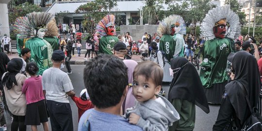 Kemeriahan Pawai Kesenian Betawi Sambut HUT DKI Jakarta