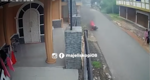 motor wanita ini terbakar habis diduga gara gara simpan hp di jok