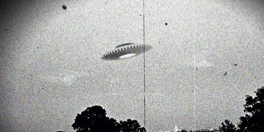 Sejarah Penampakan UFO di Indonesia: Disangka Pesawat Canggih Milik Musuh