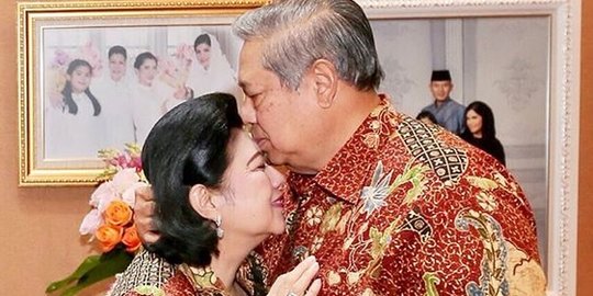 Melihat Keindahan Lukisan Karya SBY dan Kerinduannya Terhadap Mendiang Ibu Ani