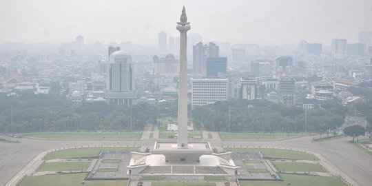 Penampakan Polusi Udara Selimuti Jakarta