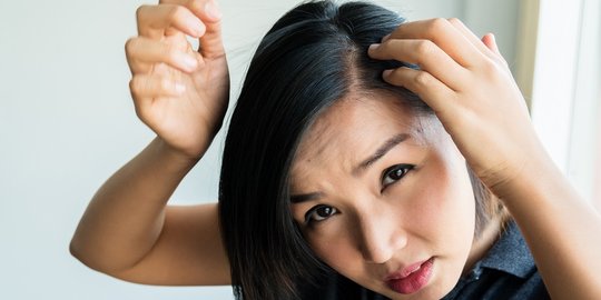 3 Dampak Buruk yang Bisa Muncul dari Kebiasaan Tidur dengan Rambut Basah