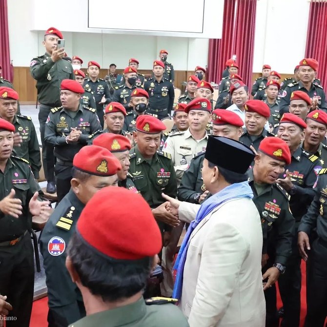 prabowo subianto disambut perwira kopassus kamboja