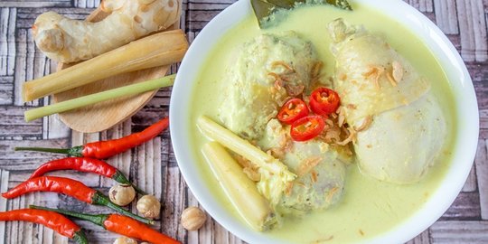 Resep Opor Ayam Kuning yang Lezat dan Mudah Dibuat