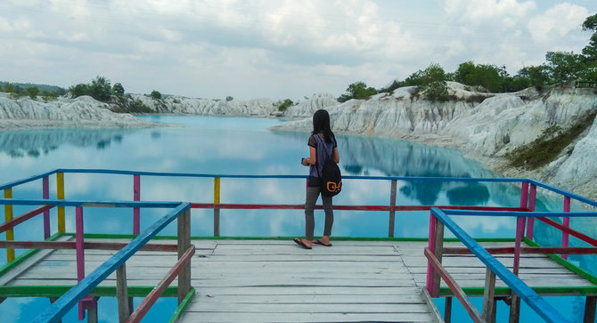 pesona danau kaolin di bangka belitung